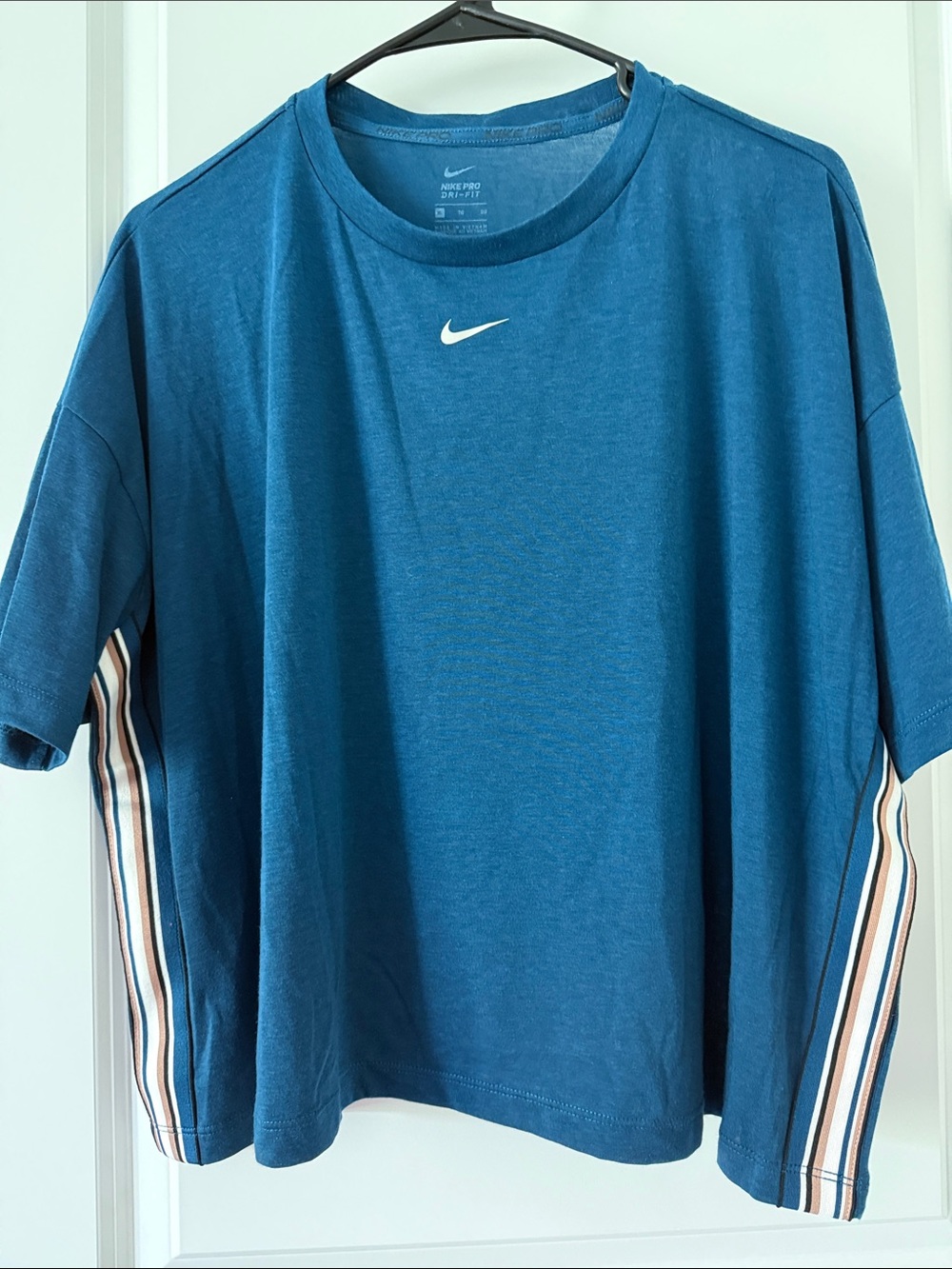 Nike Women’s Teal Short Sleeve Athletic Tee with Side Stripes